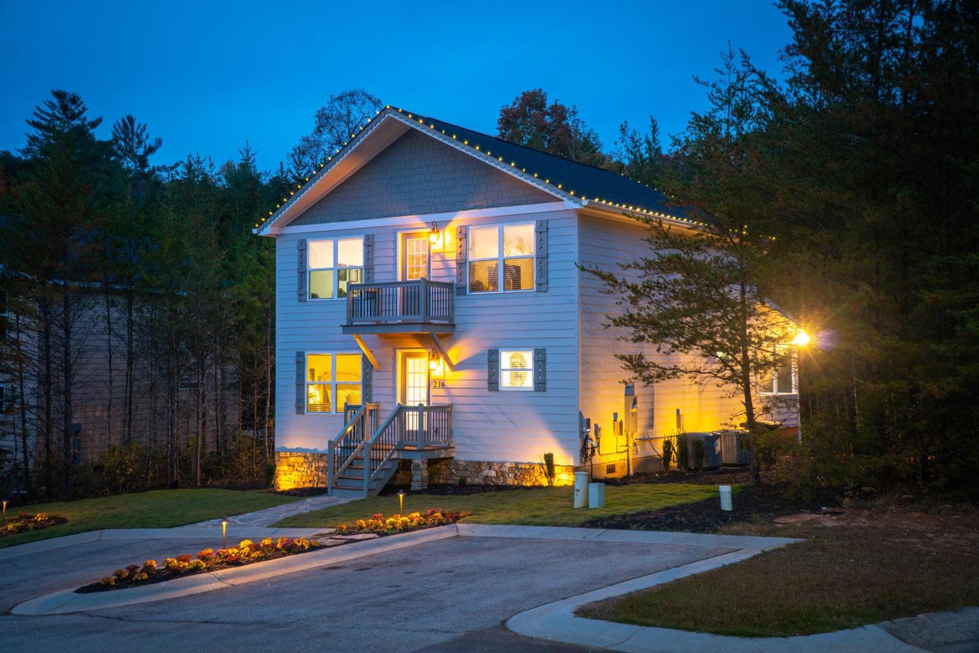 Par-Tee Haus I- Game Room & Hot Tub-Walk To Helen Buitenkant foto